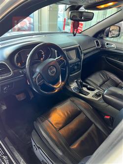 جیپ گراند شیرۆکی